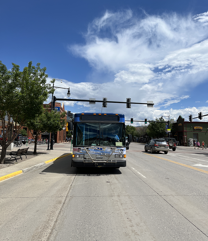 SST bus leaving stop on Lincoln Avenue